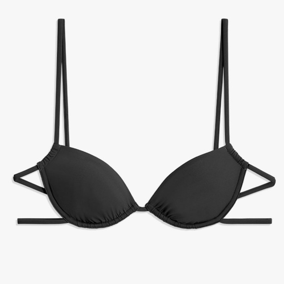 WeWoreWhat Other - Weworewhat black ruched underwire bikini top - M